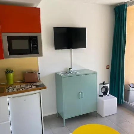 Apartment Studio/f1bis A 50 M De La *
