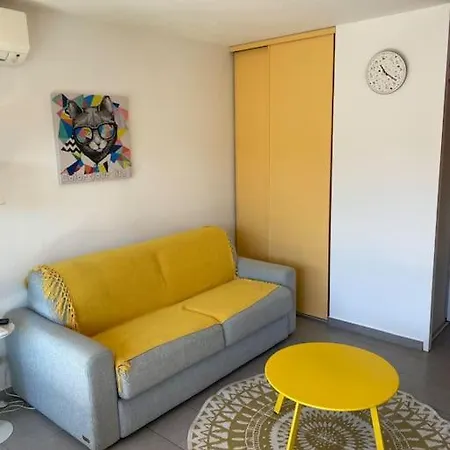Studio/f1bis A 50 M De La